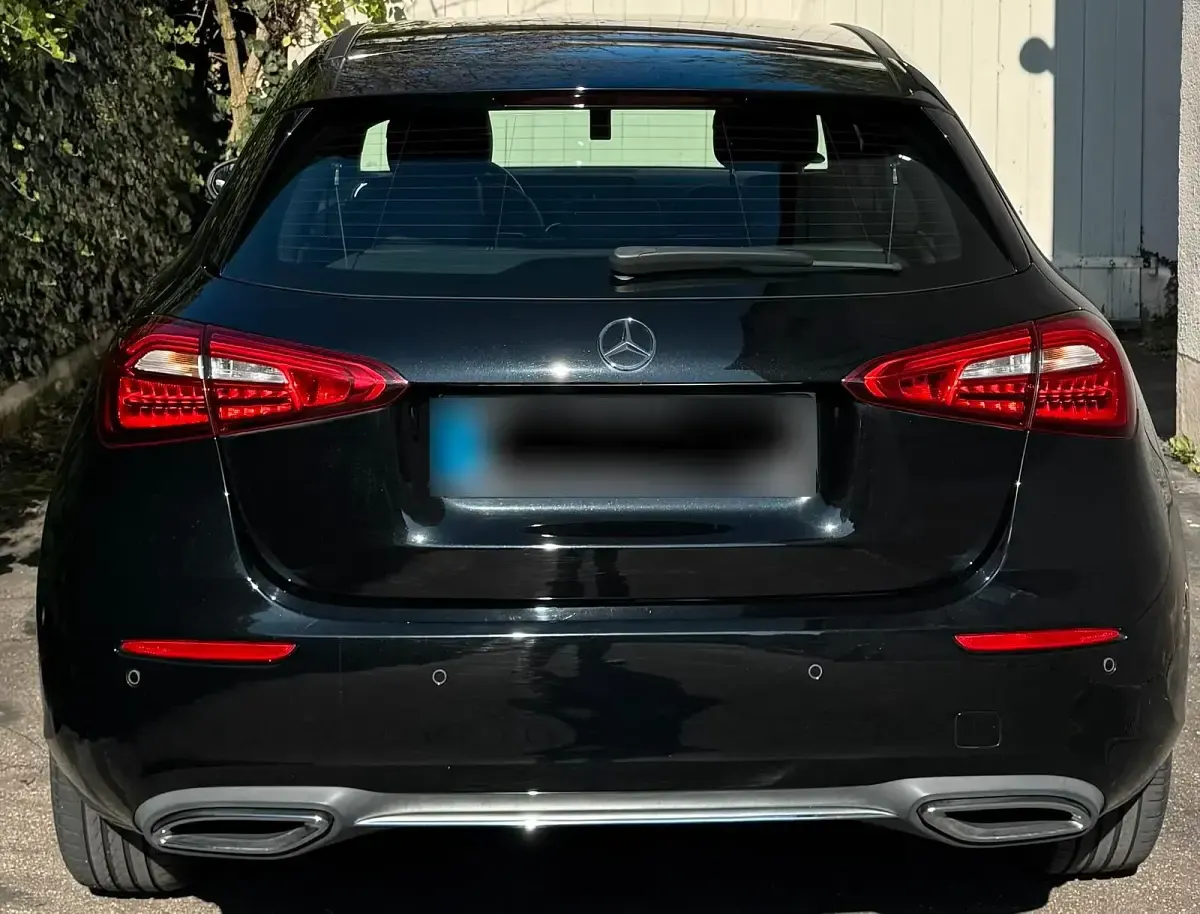Gebraucht Mercedes A180 116 PS (85 kW) 2019 Schwarz Kombi