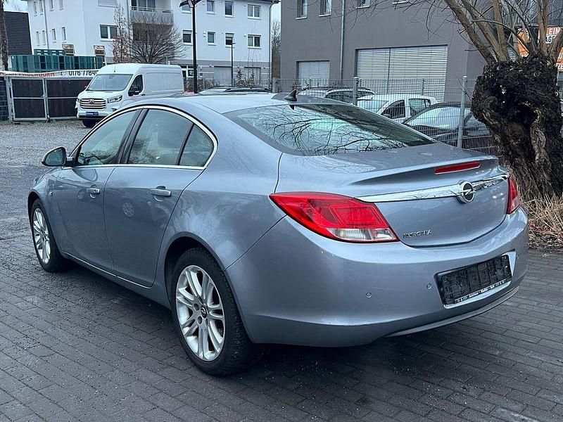 Gebraucht Opel Insignia 140 PS (102 kW) 2008 Silber Limousine