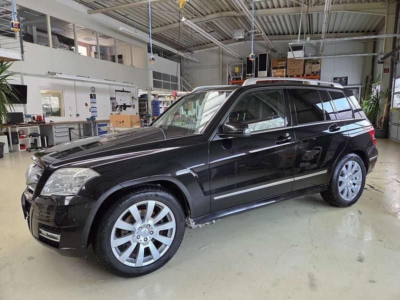 Schwarz Gebraucht 2011 Mercedes GLK350 SUV | 12.750 € (Fairer Preis) - Bild 1/4