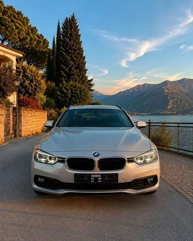 Gebraucht BMW 318 150 PS (110 kW) 2017 Silber Limousine