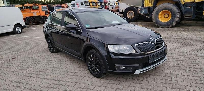 Gebraucht Skoda Octavia Scout 4x4 184 PS (135 kW) 2014 Schwarz Kleinwagen