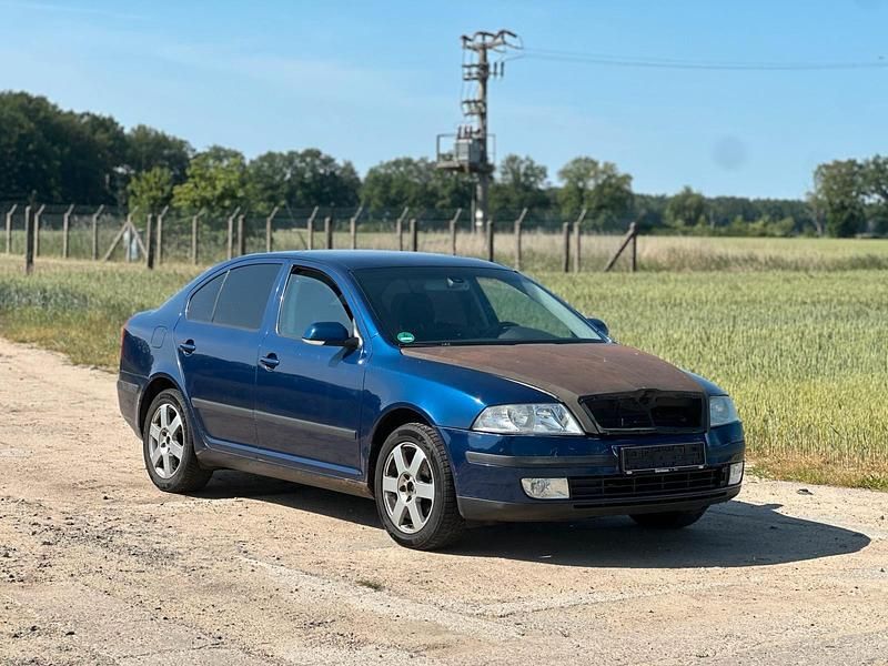 Blau Gebraucht 2006 Skoda Octavia Limousine | 870 € (Superpreis) - Bild 1/4