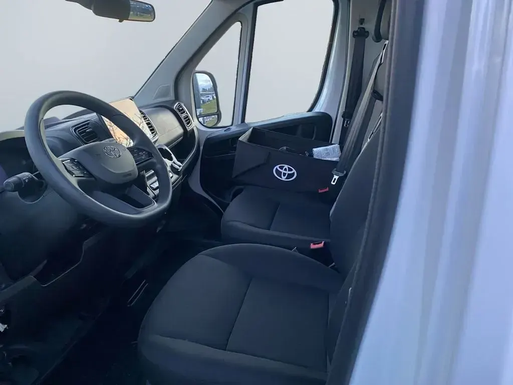Neu Toyota Proace 140 PS (102 kW) 2026 Ice white Van / Kleinbus