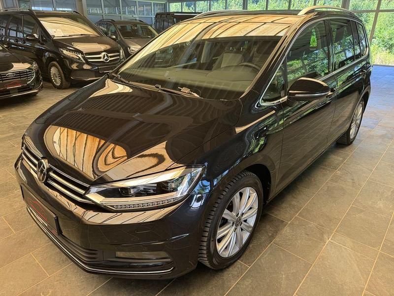 Schwarz Gebraucht 2024 VW Touran Highline Van / Kleinbus | 33.750 € (Fairer Preis) - Bild 1/4