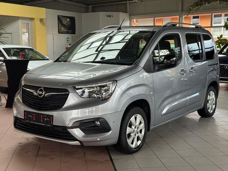 Grau Gebraucht 2023 Opel Combo Life Ultimate Van / Kleinbus | 19.900 € (Superpreis) - Bild 1/4