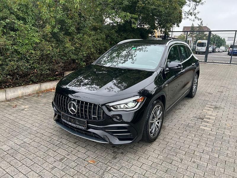 Schwarz Gebraucht 2022 Mercedes GLA45 AMG AMG SUV | 38.999 € - Bild 1/4
