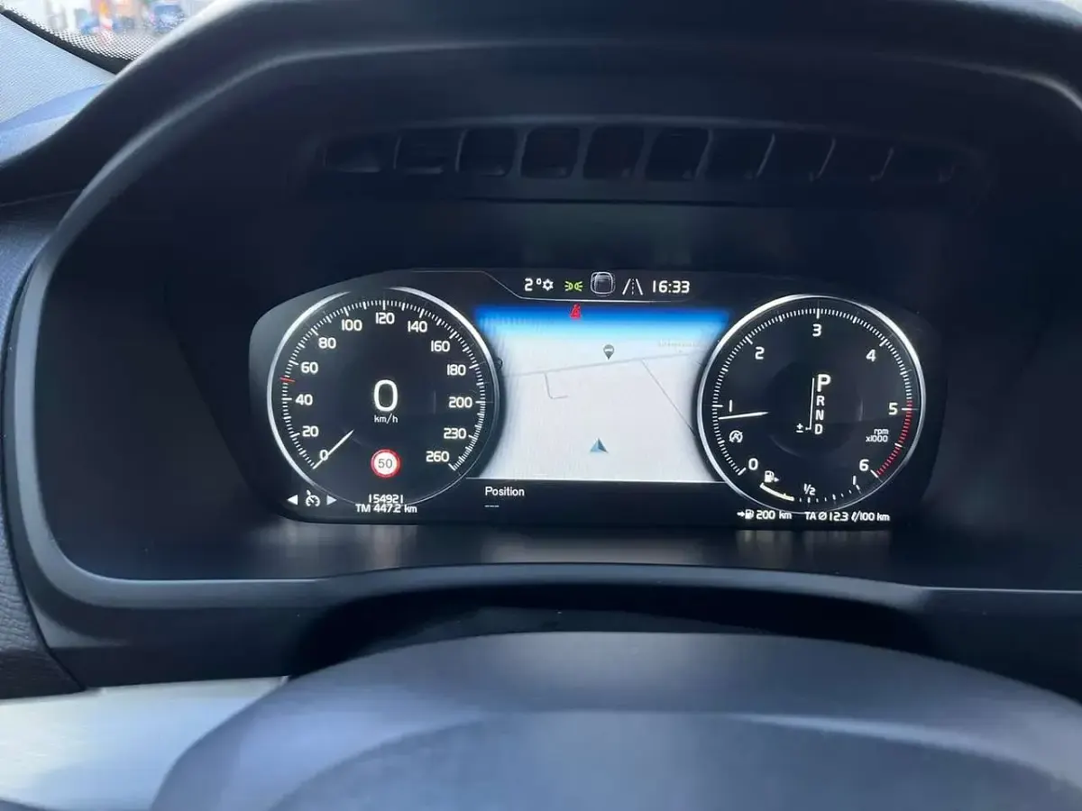 Gebraucht Volvo XC90 Momentum 224 PS (164 kW) 2016 Grau SUV
