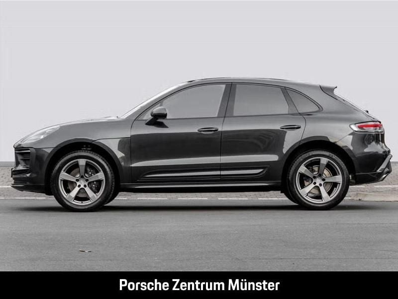 Gebraucht Porsche Macan 265 PS (194 kW) 2024 Vulkangraumetallic SUV