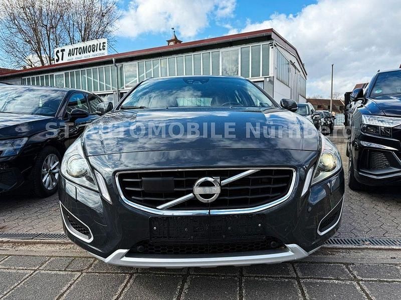 Gebraucht Volvo V60 Summum 205 PS (150 kW) 2011 Grau Kombi