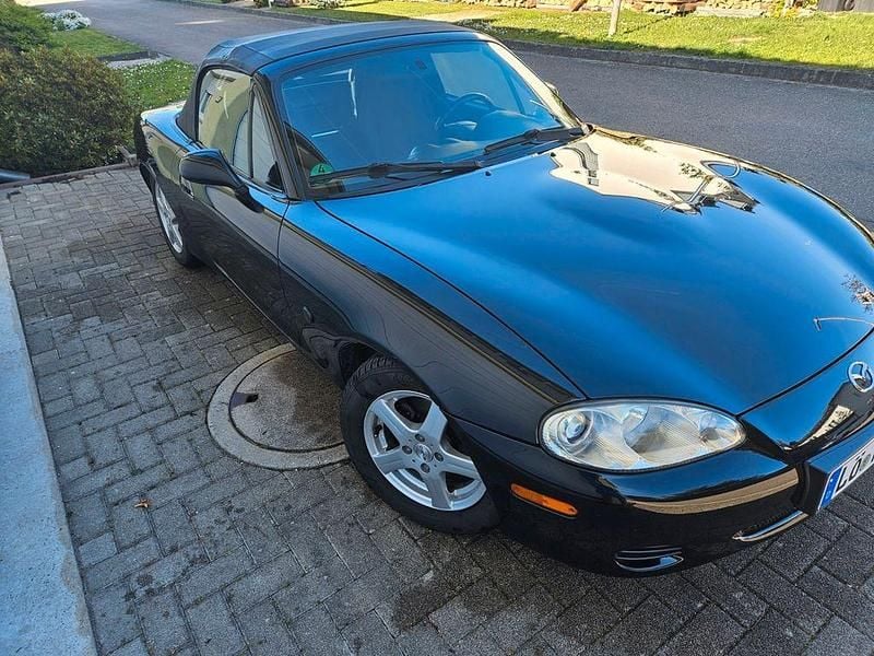 Second-hand Mazda MX5 110 CP (80 kW) 2001 Negru Cabrio