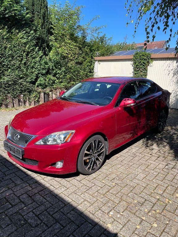 Rot Gebraucht 2010 Lexus IS250 Limousine | 7.699 € (Superpreis) - Bild 1/4