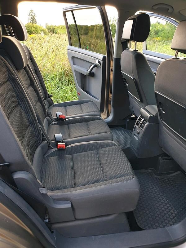 Gebraucht VW Touran 105 PS (77 kW) 2013 Gold Van / Kleinbus