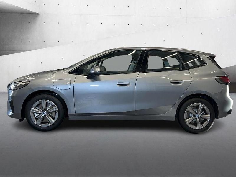 Neu BMW 230e Active Tourer 326 PS (239 kW) 2025 Skyscraper grau metallic Van / Kleinbus