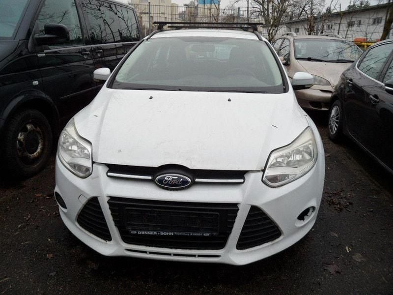 Gebraucht Ford Focus Trend 95 PS (69 kW) 2011 Weiß Limousine