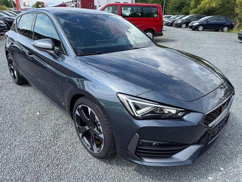 Grau Gebraucht 2024 Cupra Leon Limousine | 24.989 € (Superpreis) - Bild 1/4