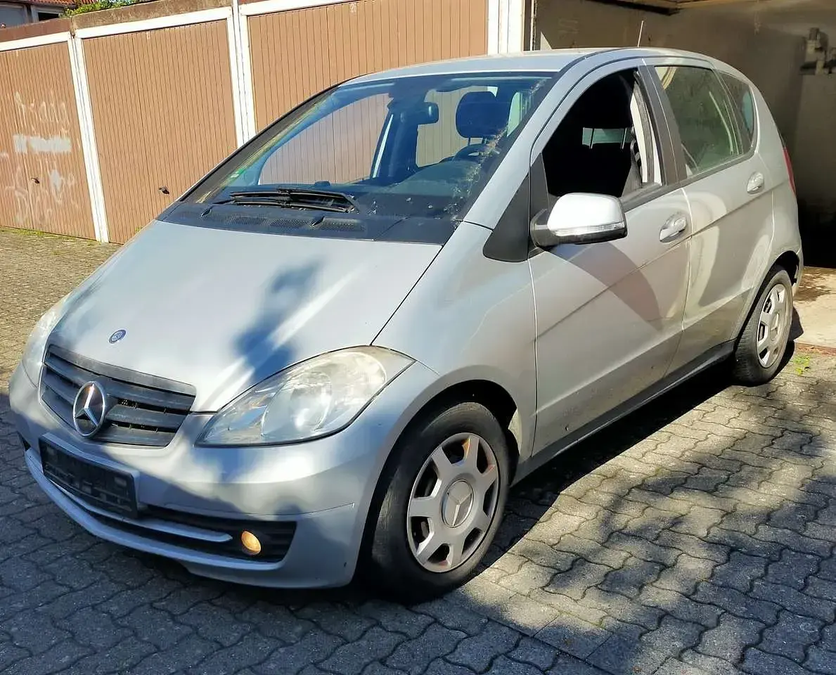 Gebraucht Mercedes A160 95 PS (69 kW) 2010 Silber Limousine