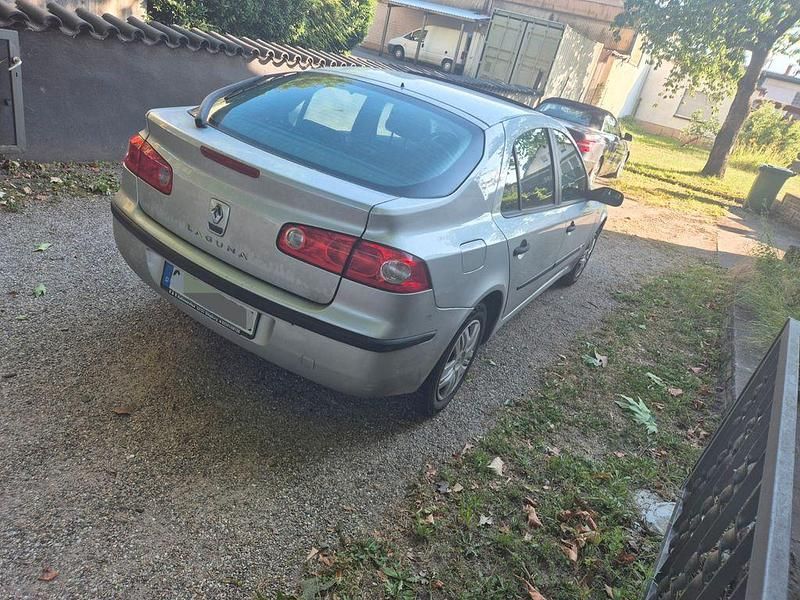 Gebraucht Renault Laguna II Avantage 111 PS (81 kW) 2005 Silber Limousine