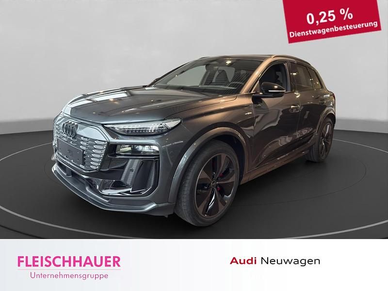 Grau Neu 2026 Audi Q6 e-tron Performance SUV | 84.990 € - Bild 1/4
