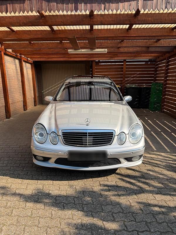 Second-hand Mercedes E500 306 CP (225 kW) 2006 Argintiu Break