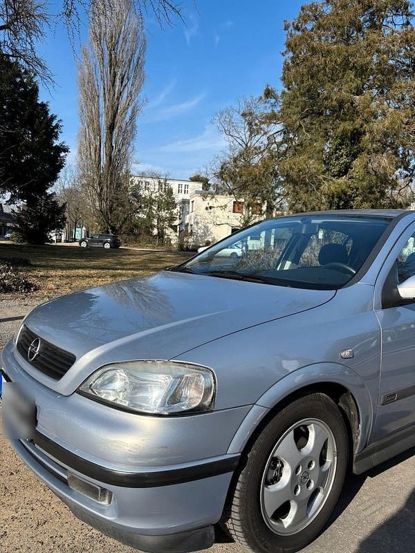 Gebraucht Opel Astra 101 PS (74 kW) 2000 Silber Kombi