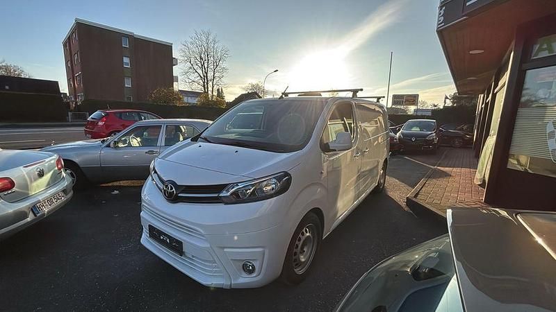 Gebraucht Toyota Proace 120 PS (88 kW) 2018 Weiß Van / Kleinbus