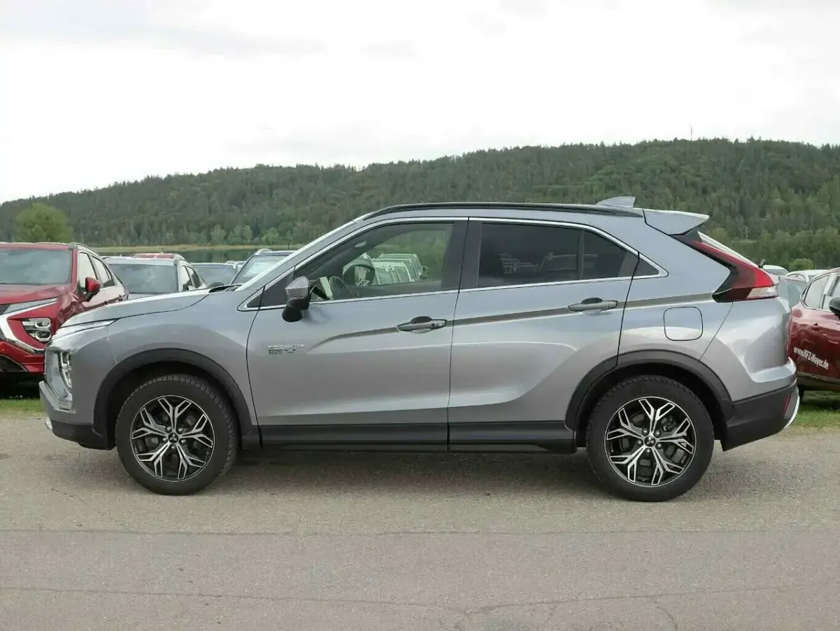 Gebraucht Mitsubishi Eclipse Cross Plus 188 PS (138 kW) 2022 Platinum grau SUV