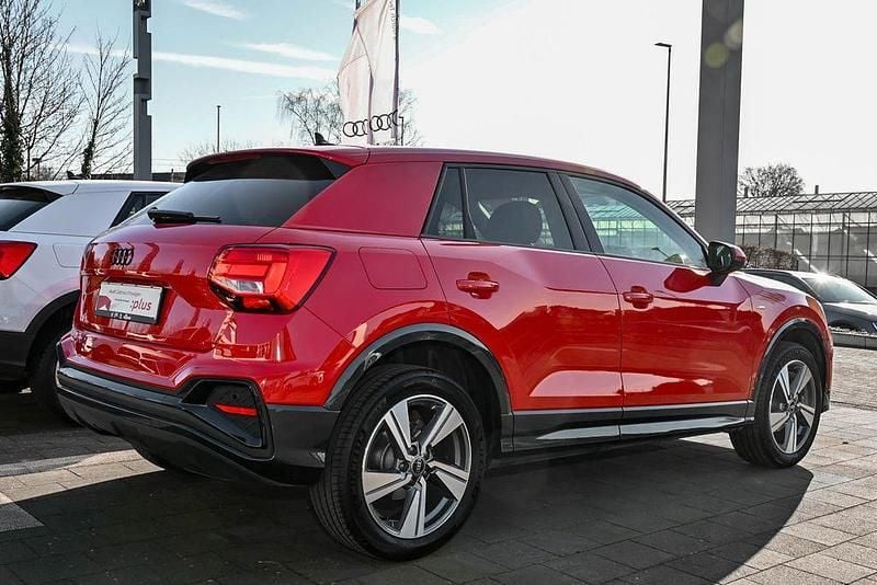 Gebraucht Audi Q2 S-Line 150 PS (110 kW) 2024 Rot SUV