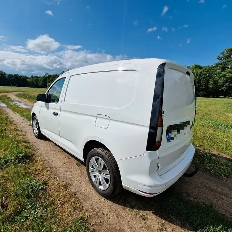 Gebraucht VW Caddy 102 PS (75 kW) 2024 Weiß Van / Kleinbus