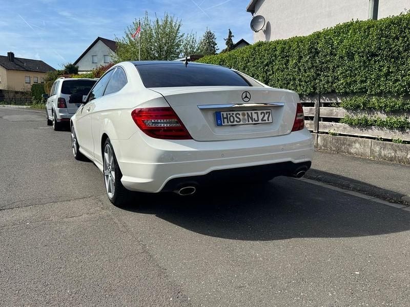 Gebraucht Mercedes C350 306 PS (225 kW) 2012 Weiß Coupé