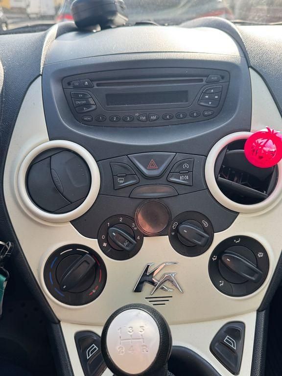 Gebraucht Ford Ka Trend 69 PS (50 kW) 2011 Weiß Kleinwagen