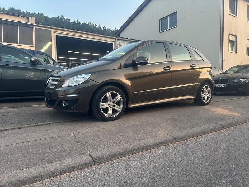 Andere farben Gebraucht 2009 Mercedes 170 Limousine | 4.400 € - Bild 1/4