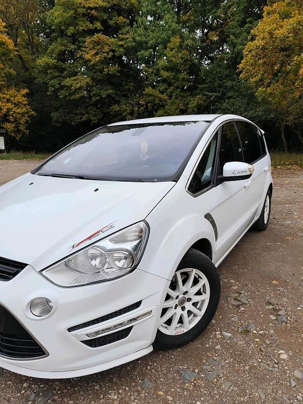 Weiß Gebraucht 2010 Ford S-MAX S Van / Kleinbus | 6.200 € (Teuer) - Bild 1/4