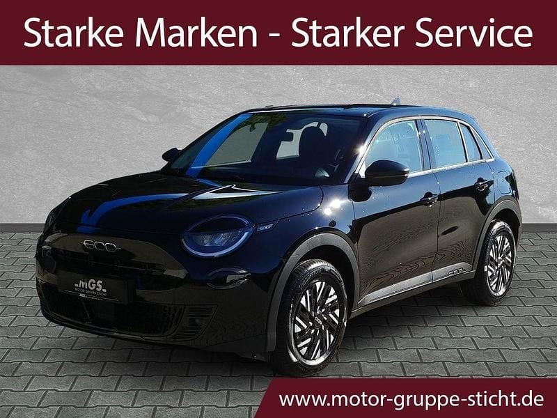 Cinema schwarz Neu 2025 Fiat 600 SUV | 22.650 € (Superpreis) - Bild 1/4