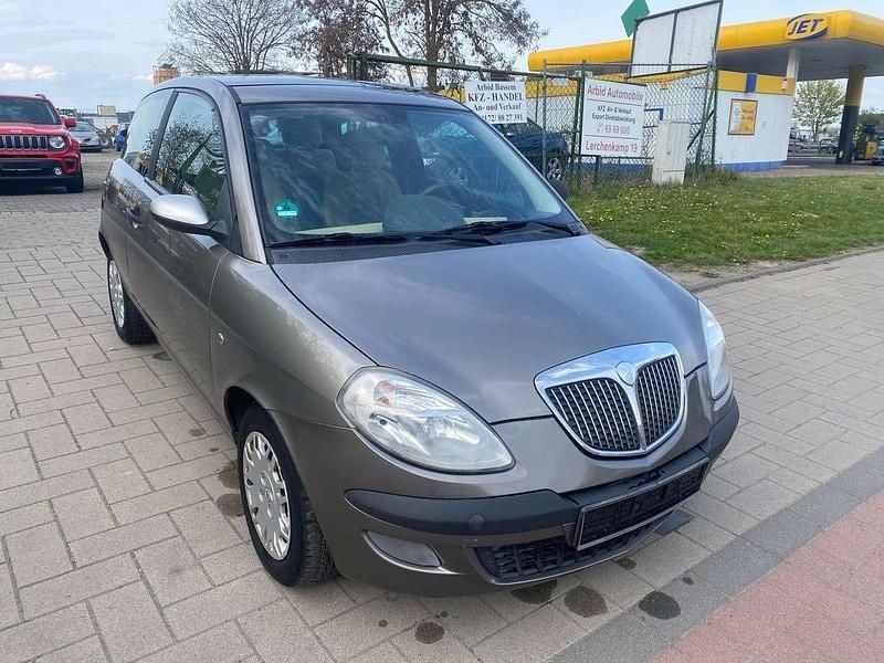Gebraucht Lancia Ypsilon 60 PS (44 kW) 2004 Grau/perla/rossini Kleinwagen