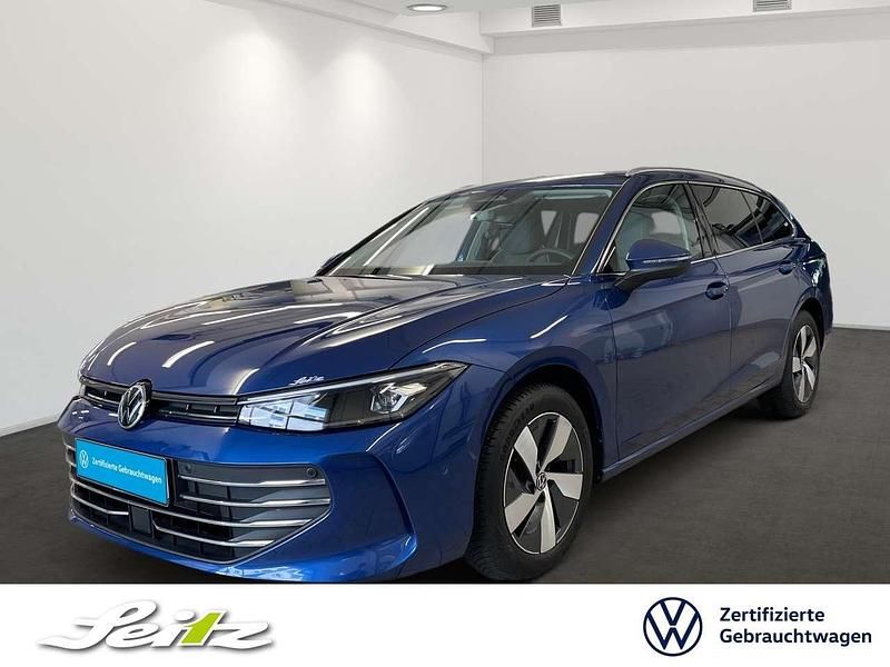 Reef blue metallic Gebraucht 2024 VW Passat Business Kombi | 34.390 € - Bild 1/3