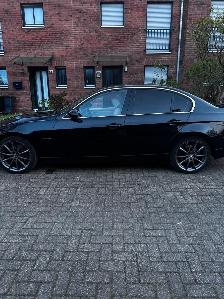 Brugt BMW 325 217 HK (159 kW) 2005 Sort Sedan