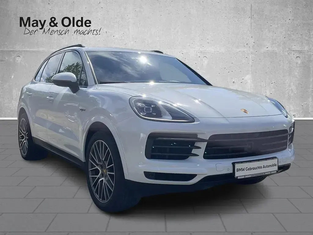 Gebraucht Porsche Cayenne E-Hybrid 462 PS (339 kW) 2022 Weiß SUV