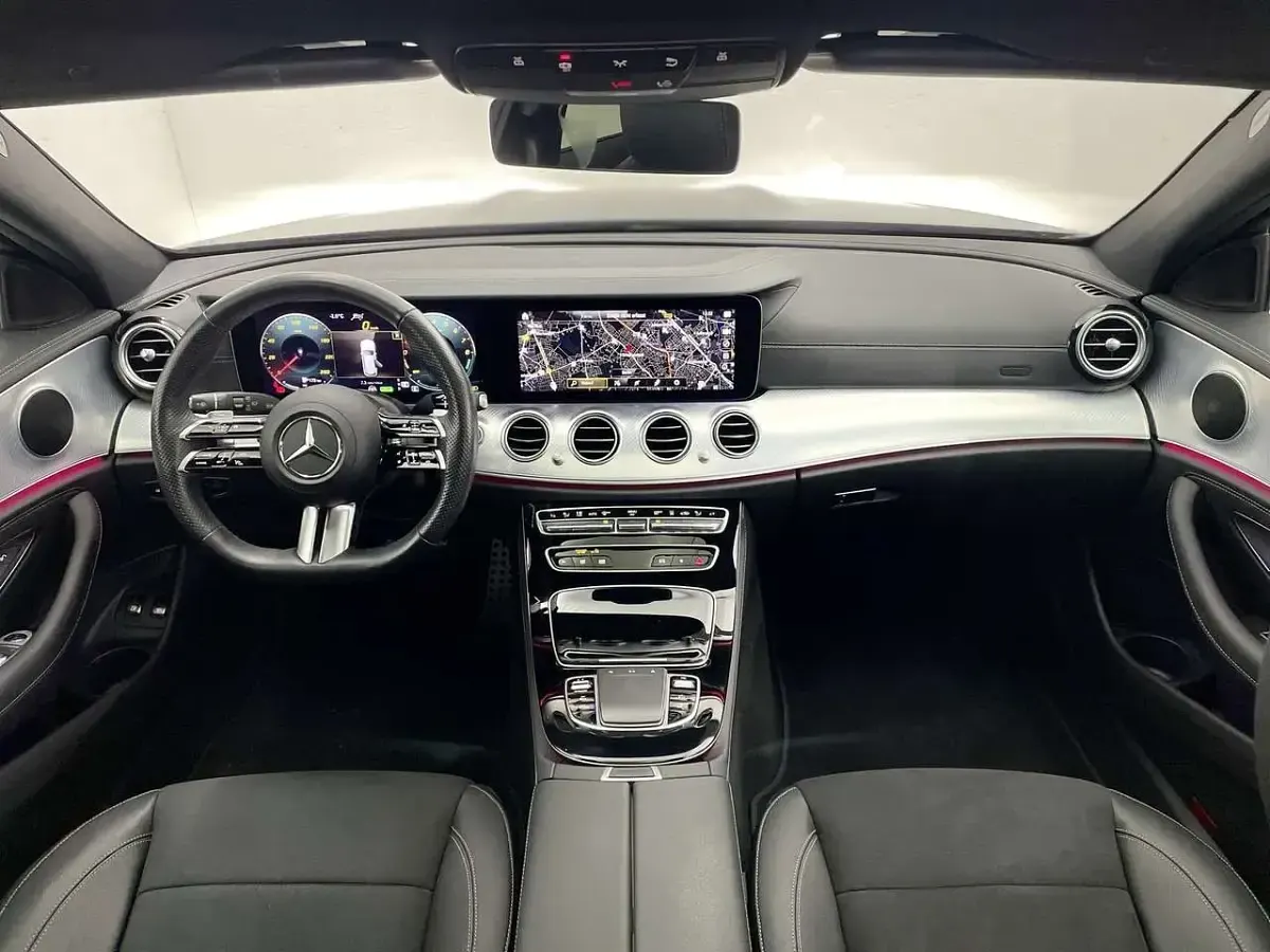 Gebraucht Mercedes E300 AMG 320 PS (235 kW) 2022 Selenitgrau Kombi