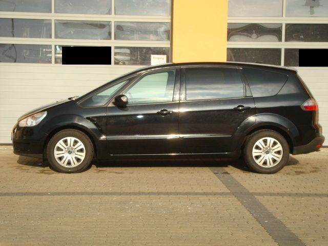 Gebraucht Ford S-MAX Trend 140 PS (102 kW) 2009 Schwarz metallic Van / Kleinbus