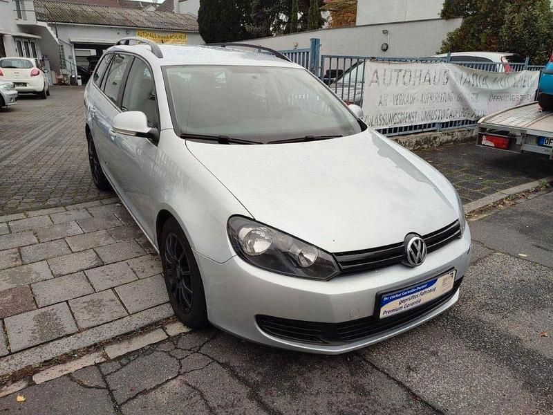Silber Gebraucht 2011 VW Golf VI Trendline Kombi | 2.999 € (Guter Preis) - Bild 1/4
