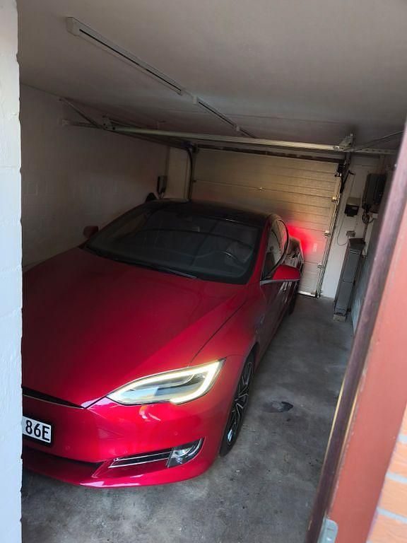 Gebraucht Tesla Model S 386 kW (525 PS) 2016 Rot Kleinwagen