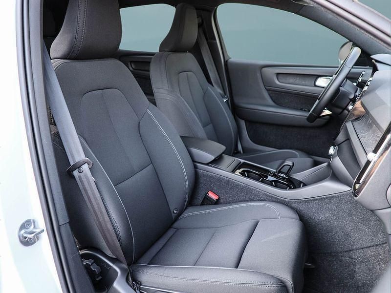 Gebraucht Volvo C40 Single Motor 169 kW (231 PS) 2023 Weiß SUV