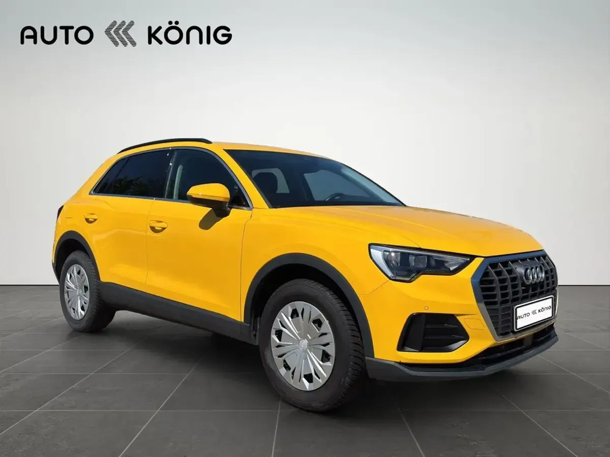 Gebraucht Audi Q3 Ambiente 245 PS (180 kW) 2022 Gelb SUV