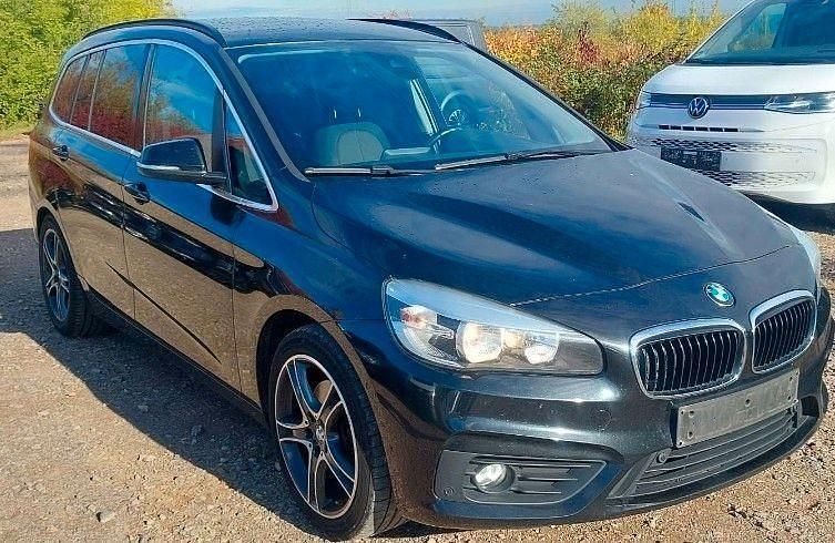 Schwarz Gebraucht 2016 BMW 218 Gran Tourer Advantage Van / Kleinbus | 8.500 € (Superpreis) - Bild 1/4