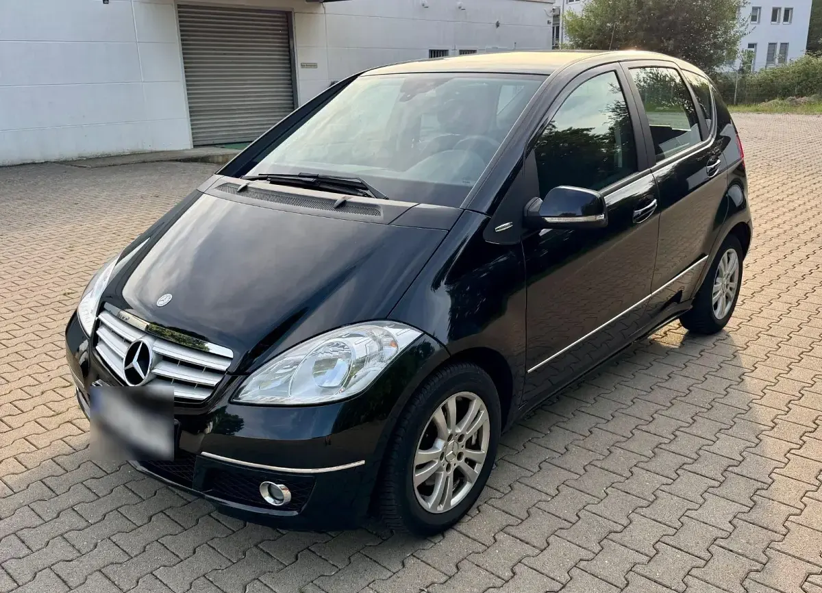 Gebraucht Mercedes A180 Avantgarde 116 PS (85 kW) 2010 Schwarz Van / Kleinbus