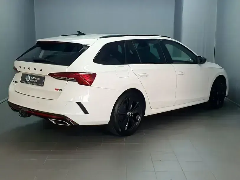Gebraucht Skoda Octavia RS 200 PS (147 kW) 2024 Weiß Kombi