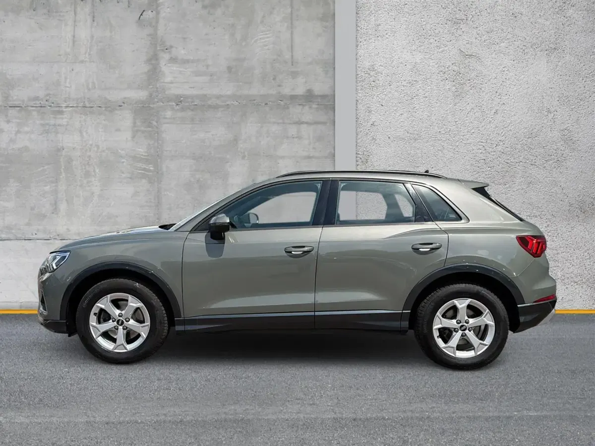 Gebraucht Audi Q3 Advanced 150 PS (110 kW) 2022 Chronosgrau metallic SUV