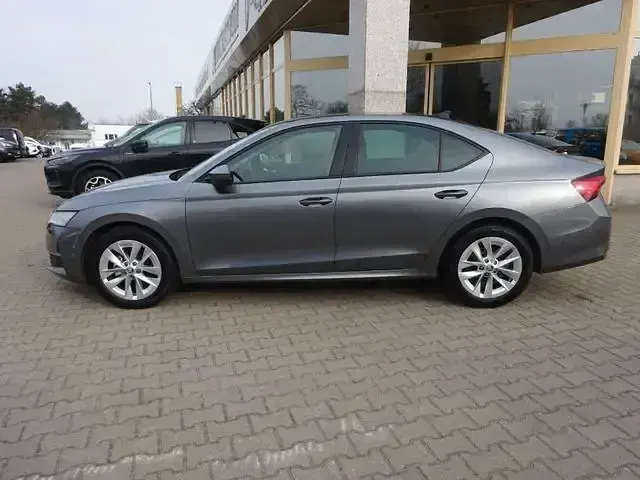 Gebraucht Skoda Octavia Selection 150 PS (110 kW) 2024 Graphitegrau metallic Limousine
