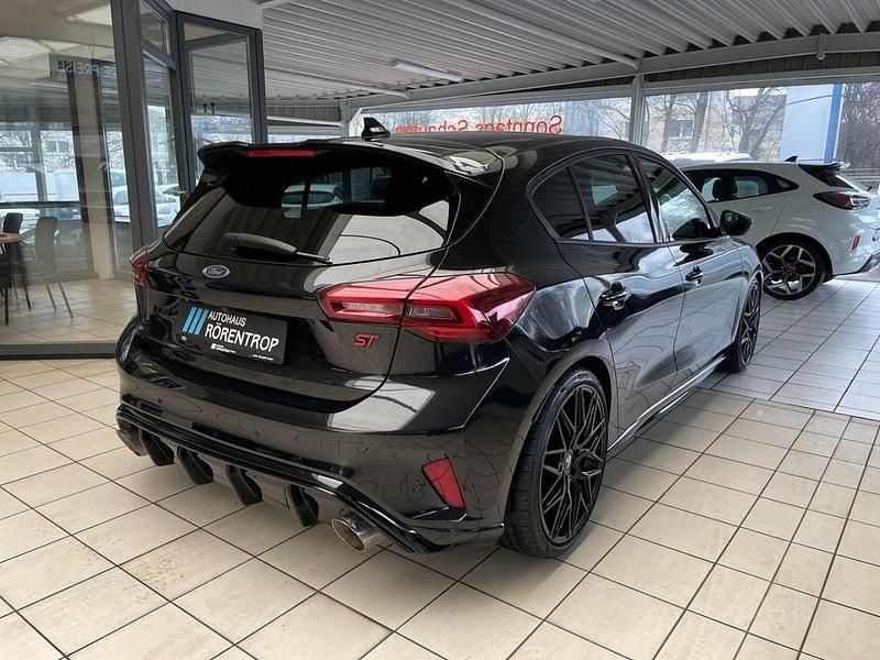 Gebraucht Ford Focus ST 280 PS (205 kW) 2024 Schwarz Limousine