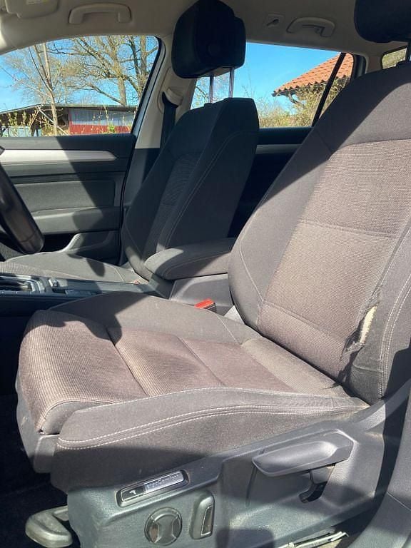 Gebraucht VW Passat 150 PS (110 kW) 2017 Silber Kombi